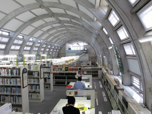 磯崎新北九州市立中央図書館内観