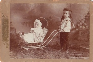 portrait-stroller-boypushing