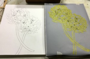 左_稲田さん下描き、右_パネルに転写中