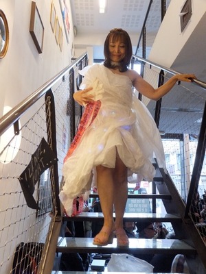 AKANE en Robe eフ〕eフ…trique