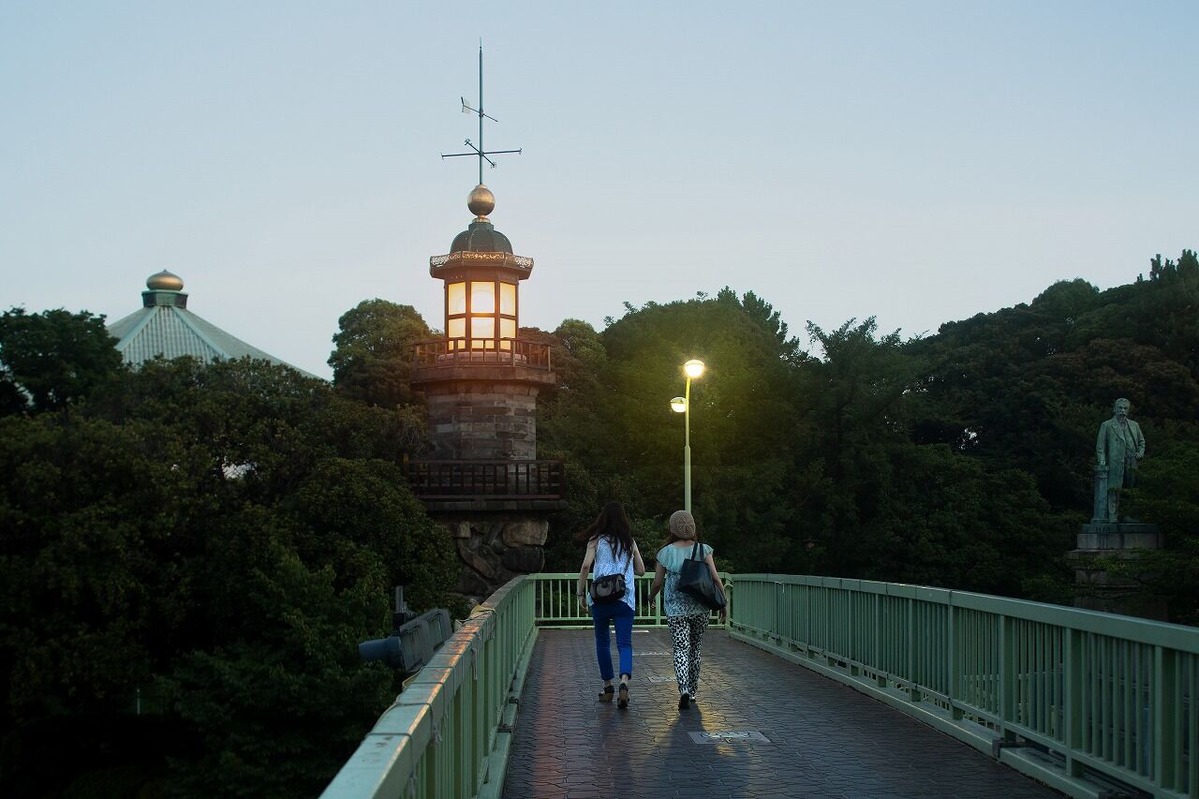 012　九段南二丁目　九段坂の常燈明台　2012.08.23